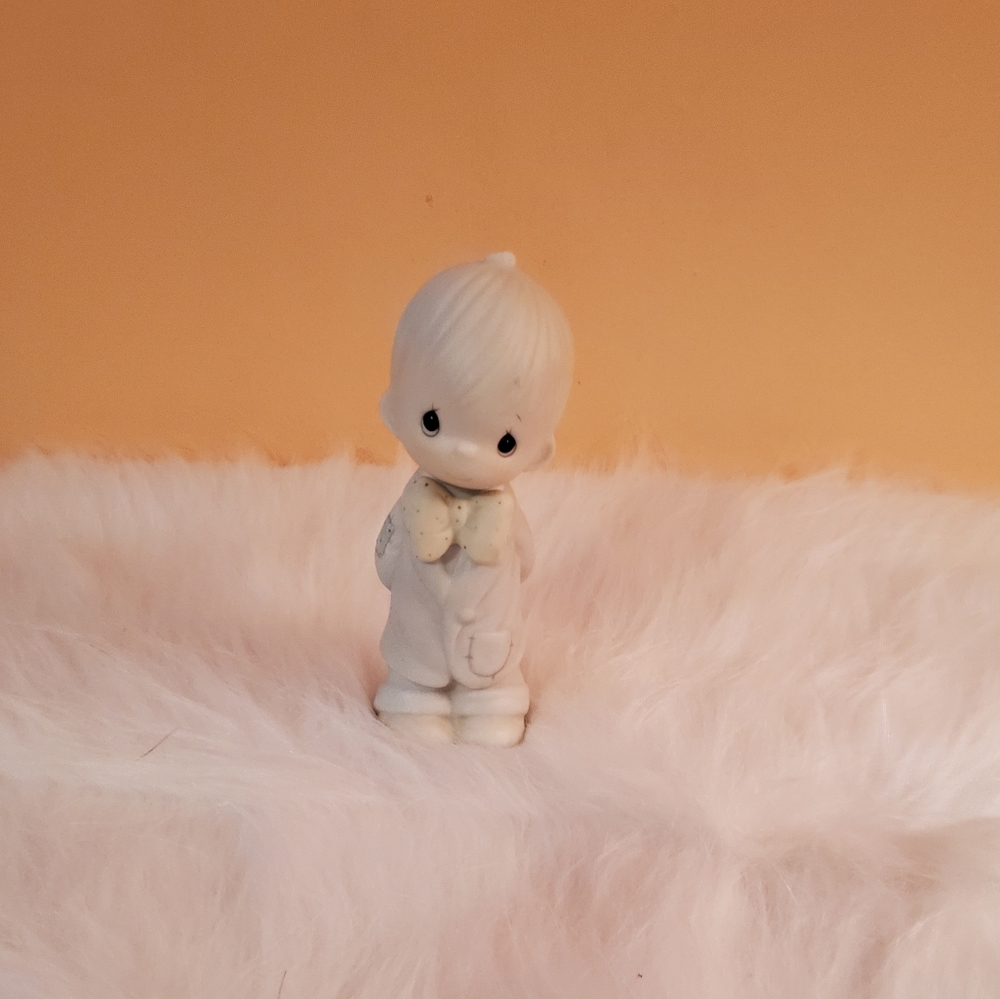 PRECIOUS MOMENTS FIGURINE
